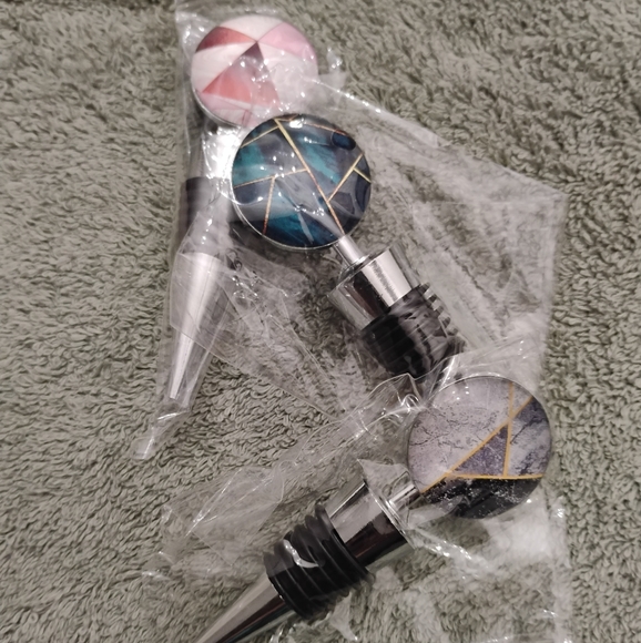 Art Glass Beverage Bottle Stoppers, Set of 3 - Picture 4 of 12